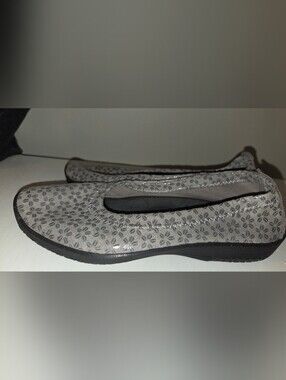 Women’s Gray Floral-Print Comfort Ballet Flats Size 40 Made In Portugal